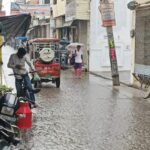 Weather - Weather Update: बरेली समेत आसपास के जिलों में तेज हवा के साथ बारिश, खीरी में गिरे ओले, फसलों को नुकसान