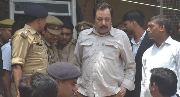 Kanpur: - Kanpur: 2.5 करोड़ की रंगदारी और पाक्सो का जाल, अखिलेश दुबे की जमानत खारिज, अब सुप्रीम कोर्ट पर टिकी उम्मीद