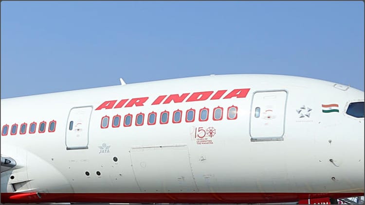 Air India: - Air India: एअर इंडिया ने कनाडा के लिए भेजा गलत विमान, आठ घंटे हवा में रहने के बाद दिल्ली लौटा