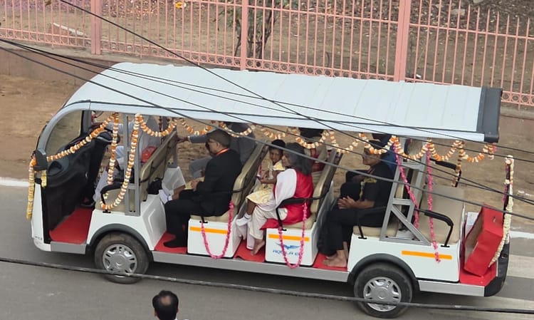 President - President Draupadi Murmu: राष्ट्रपति द्रौपदी मुर्मू ने किए गिरिराज जी के दर्शन, शुरू की सप्तकोसी परिक्रमा