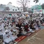 Video: - Video: लखीमपुर खीरी में अकीदत के साथ अदा की ईद की नमाज, गले लगकर दी मुबारकबाद