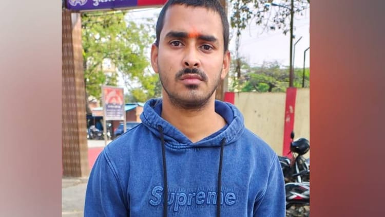 UP: वर्चस्व - UP: वर्चस्व बनाने को फिल्म निर्माता रोहित शेट्टी के घर की थी फायरिंग, आरोपी को एसटीएफ ने आगरा से किया गिरफ्तार