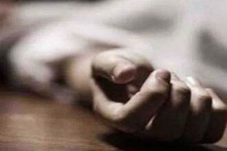 Auraiya: - Auraiya: गोमती एक्सप्रेस में सॉफ्टवेयर इंजीनियर को आया हार्ट अटैक, मौत