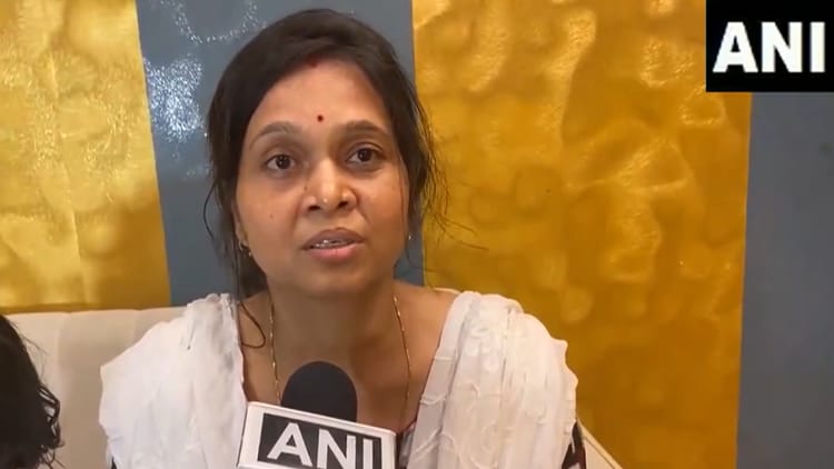 पश्चिम - पश्चिम एशिया संकट: होर्मुज बंद होन से कतर बंदरगाह पर फंसा ओडिशा का नाविक, पत्नी ने लगाई मदद की गुहार