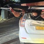 Farrukhabad: - Farrukhabad: ट्रॉली पर लदे बिजली के पोल कार में हो गए आरपार, बच्ची की मौत, माता-पिता व दो बहनें घायल