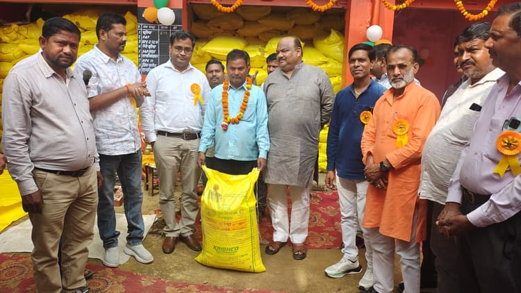 Lakhimpur - Lakhimpur Kheri News: रुकुंदीपुर में प्राथमिक सहकारी समिति का शिलान्यास