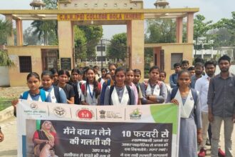 Lakhimpur - Lakhimpur Kheri News: छात्रों ने वृद्धजनों की सेवा कर दिया समाजसेवा का संदेश