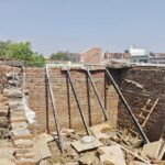 Mathura - Mathura News: निर्माणाधीन मकान की छत गिरी, मलबे में दब गए आधा दर्जन लोग; घायलों को अस्पताल में कराया भर्ती