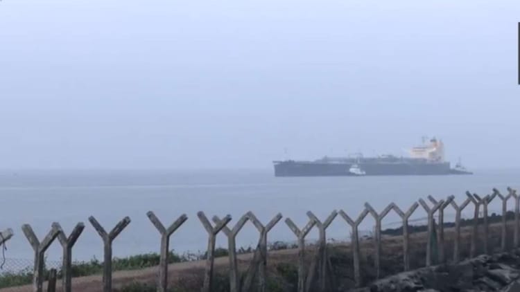 West - West Asia Crisis: ऊर्जा संकट के बीच अमेरिकी एलपीजी जहाज मंगलूरू पोर्ट पहुंचा, आपूर्ति में भारत को बड़ी राहत