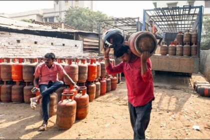 West - West Asia Crisis: 'देश में LPG की कोई कमी नहीं', सरकार ने कहा- घबराने की जरूरत नहीं, सप्लाई पूरी तरह सामान्य