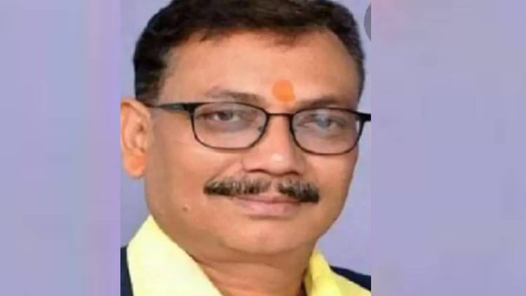 Ambedkar - Ambedkar nagar: पूर्व विधायक पवन पांडेय को जमीन पर कब्जा करने के मामले में मिली जमानत, पर नहीं होगी रिहाई