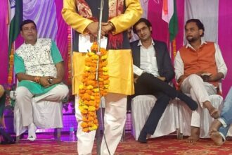 Lakhimpur - Lakhimpur Kheri News: वीर, शृंगार और हास्य रस के कवियों ने बांधा समा