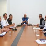 हाई अलर्ट - हाई अलर्ट पर भारत: बढ़ते वैश्विक तनाव के बीच रक्षा तैयारियों की समीक्षा, राजनाथ सिंह की अगुवाई में हुई बैठक