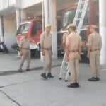 Kanpur: - Kanpur: कर्नलगंज फायर स्टेशन में मॉक ड्रिल, CFO दीपक शर्मा ने परखी तैयारी, उपकरणों की कार्यक्षमता को भी जांचा