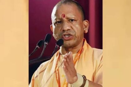 UP: शहीदों - UP: शहीदों की मूर्तियां खंडित करने पर सीएम योगी नाराज, कंपनी ब्लैक लिस्टेड, एफआईआर दर्ज, अफसर निलंबित