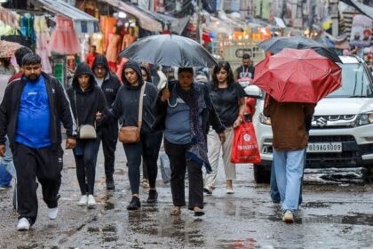 Weather - Weather Update: उत्तर से पूर्वोत्तर भारत तक तेजी से बदलेगा मौसम, कहीं बारिश-आंधी तो कहीं गर्मी बढ़ने के आसार