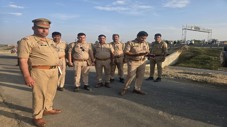 Budaun - Budaun News: हत्या कर गंगा एक्सप्रेसवे के अंडरपास में फेंका गया युवक का शव, नहीं हुई पहचान