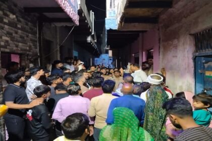 आगरा - आगरा में बड़ी वारदात: लापता बच्ची की हत्या, किरायेदार के कमरे से आटे के ड्रम में मिली लाश; परिजन का हंगामा