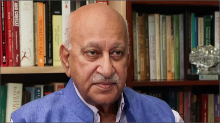 West - West Asia Conflict: 'पाकिस्तान मध्यस्थ नहीं, सिर्फ पोस्टमैन है', एमजे अकबर ने भारत को बताया बराबरी वाला देश