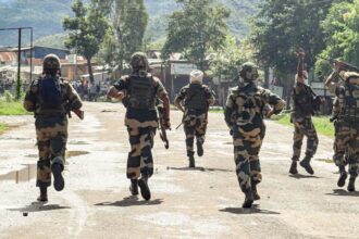 मणिपुर - मणिपुर में फिर तनाव: कुकी उग्रवादियों ने सेना पर की फायरिंग, आधे घंटे चली मुठभेड़, जानिए अब कैसे हैं हालात