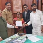 UP: स्वामी - UP: स्वामी अविमुक्तेश्वरानंद की फिर बढ़ीं मुश्किलें, काशी की मुस्लिम महिला ने एफआईआर दर्ज कराने को दी तहरीर