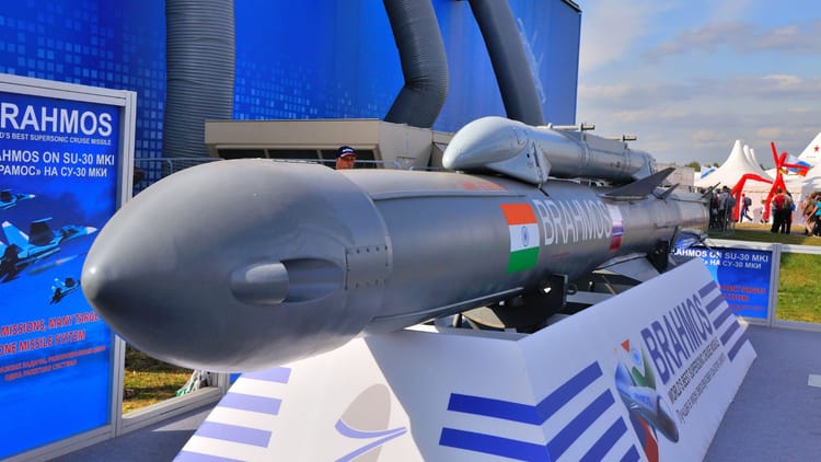 ब्रह्मोस - ब्रह्मोस का नया अवतार: 800 किमी मारक क्षमता वाली मिसाइल लाने की तैयारी, अब और ताकतवर हो जाएगी भारतीय सेना