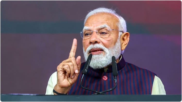 PM Modi - PM Modi Varanasi Visit: अप्रैल में पीएम मोदी का काशी दौरा, निगम की तीन बड़ी परियोजनाओं की रखेंगे आधारशिला