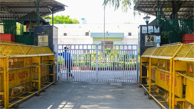 फिलहाल - फिलहाल नहीं खाली होगा 24 अकबर रोड: कांग्रेस दफ्तर पर कार्रवाई टली! एस्टेट विभाग की डेडलाइन पर नया अपडेट क्या?