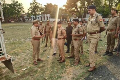 UP: लोडर - UP: लोडर से कुचलकर बुजुर्ग की मौत, गुस्साई भीड़ ने चालक और भाई को उतारा मौत के घाट, गांव में पीएसी तैनात