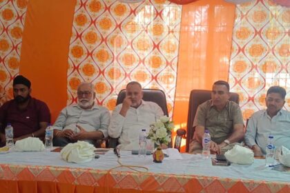 Lakhimpur - Lakhimpur Kheri News: खाद-बीज किल्लत पर किसानों का फूटा गुस्सा