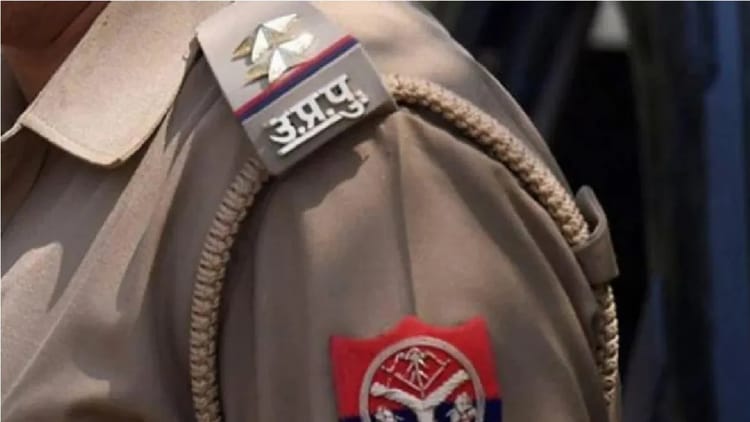 UP: पीठ - UP: पीठ और पैरों पर बरसाए पटे, कॉलर पकड़ घसीटा, इसलिए अपराधी की तरह किसान पर बरपाया कहर; दरोगा लाइन हाजिर