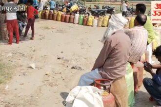 Video: - Video: लखीमपुर खीरी में एलपीजी सिलिंडर न मिलने से उपभोक्ता परेशान, एजेंसी पर लगी लंबी कतार