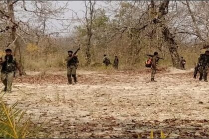 Naxal: - Naxal: नक्सलवाद पर आखिरी प्रहार के लिए निकले 50 हजार जवान; देश के इन राज्यों में छिपे हैं करीब 150 नक्सली