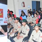 Bareilly - Bareilly News: मोबाइल फोन और सोशल मीडिया की बढ़ती लत खतरनाक, एसपी सिटी ने विद्यार्थियों को किया आगाह