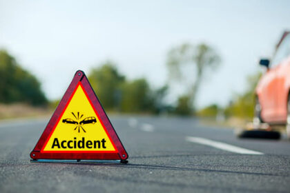 UP News: - UP News: राजधानी में 59 दिन में हुए 342 सड़क हादसे; 128 मरे और 321 घायल, मंडलायुक्त ने तलब की रिपोर्ट