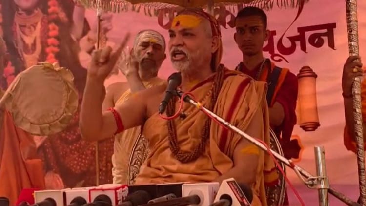 UP: अविमुक्तेश्वरानंद - UP: अविमुक्तेश्वरानंद ने फिर किया गोरक्षा का आह्वान, संत होने को लेकर कही यह अहम बात