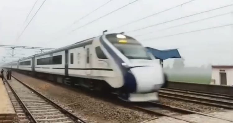 Railways: - Railways: ट्रेन के खाने में मिली गड़बड़ी तो हो जाएं अलर्ट! ऐसे करें शिकायत, रेलवे लेगा तुरंत एक्शन