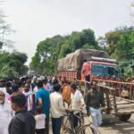 लखीमपुर - लखीमपुर खीरी में दर्दनाक हादसे: दो मां और दो बच्चों की मौत, चारों को ट्रकों ने कुचला; परिवारों में मचा कोहराम