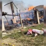 Lakhimpur - Lakhimpur Kheri: पॉल्ट्री फार्म में लगी आग, 6500 मुर्गे के चूजे और दाना जलकर खाक, 30 लाख से ज्यादा का नुकसान