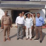 UP News: - UP News: बदायूं में पांच करोड़ के स्टाम्प घोटाले का मास्टरमाइंड उप लेखाकार गिरफ्तार, ईओडब्ल्यू ने की कार्रवाई