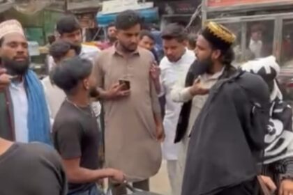 Bareilly - Bareilly News: दूसरे समुदाय की महिलाओं संग देखकर युवक को सरेराह पीटा, पांच आरोपियों के खिलाफ रिपोर्ट