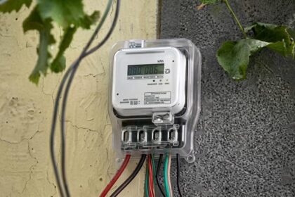 Bareilly - Bareilly News: गलत बिल उड़ा रहे स्मार्ट मीटर वाले उपभोक्ताओं के दिमाग का फ्यूज, रोज आ रहीं एक हजार शिकायतें