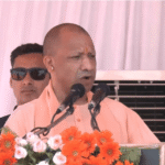 UP:सीएम - UP:सीएम योगी ने 250 इलेक्ट्रिक व सीएनजी वाहनों को दिखाई हरी झंडी, बोले- बीते नौ साल में लखनऊ में जीवनस्तर बढ़ा