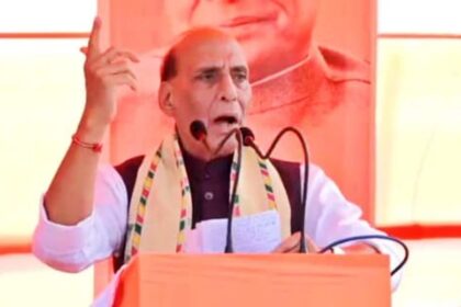 'यहां - 'यहां भगवान भी सुरक्षित नहीं': केरल में गरजे राजनाथ सिंह, बोले-एलडीएफ और यूडीएफ भ्रष्टाचार के यार