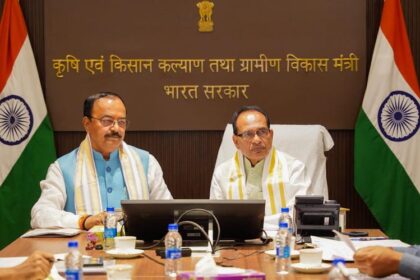 यूपी: - यूपी: केंद्रीय कृषि मंत्री से मिले डिप्टी सीएम केशव मौर्य, प्रदेश की कृषि योजनाओं के विस्तार पर हुई चर्चा