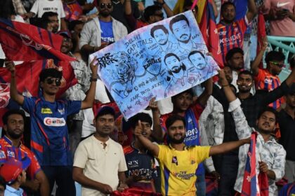 लखनऊ - लखनऊ में आईपीएल: सिर चढ़कर बोला ऋषभ पंत का जादू, मैच एकतरफा होते ही स्टेडियम हुआ खाली; आधी रात तक चली मेट्रो