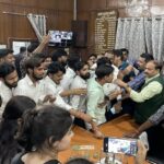 बरेली - बरेली कॉलेज में हाथापाई का मामला: एबीवीपी कार्यकर्ताओं ने बिगाड़ा माहौल, प्रोफेसर ने की कार्रवाई की मांग