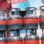 LPG Crisis: - LPG Crisis: गैस किल्लत के बीच बड़ी राहत, इन ग्राहकों को होगा बड़ा फायदा; सिर्फ ये ID दिखाने पर मिलेगा सिलिंडर