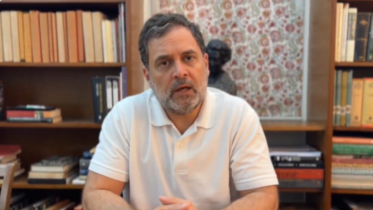 Politics: - Politics: कांग्रेस नेता राहुल गांधी ने PM को लिखा पत्र, दलित-आदिवासी युवाओं पर दर्ज मामले वापस लेने की मांग