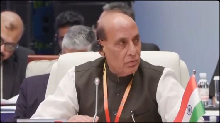 पश्चिम - पश्चिम एशिया संकट: एक्शन में मोदी सरकार, राजनाथ सिंह की बड़ी बैठक के बाद 24 घंटे निगरानी का प्लान तैयार